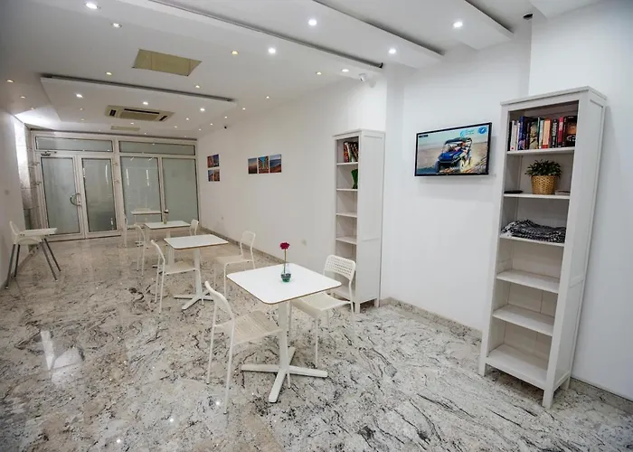 אכסניה Lilly Center (adults Only) הורגהדה