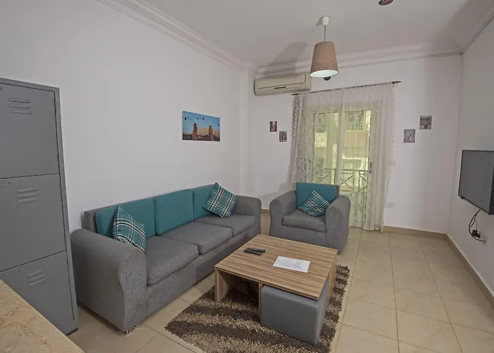 אכסניה Lilly Center (adults Only) *
