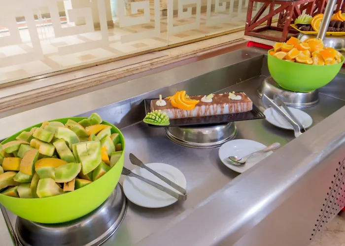 אכסניה Lilly Center (adults Only) הורגהדה